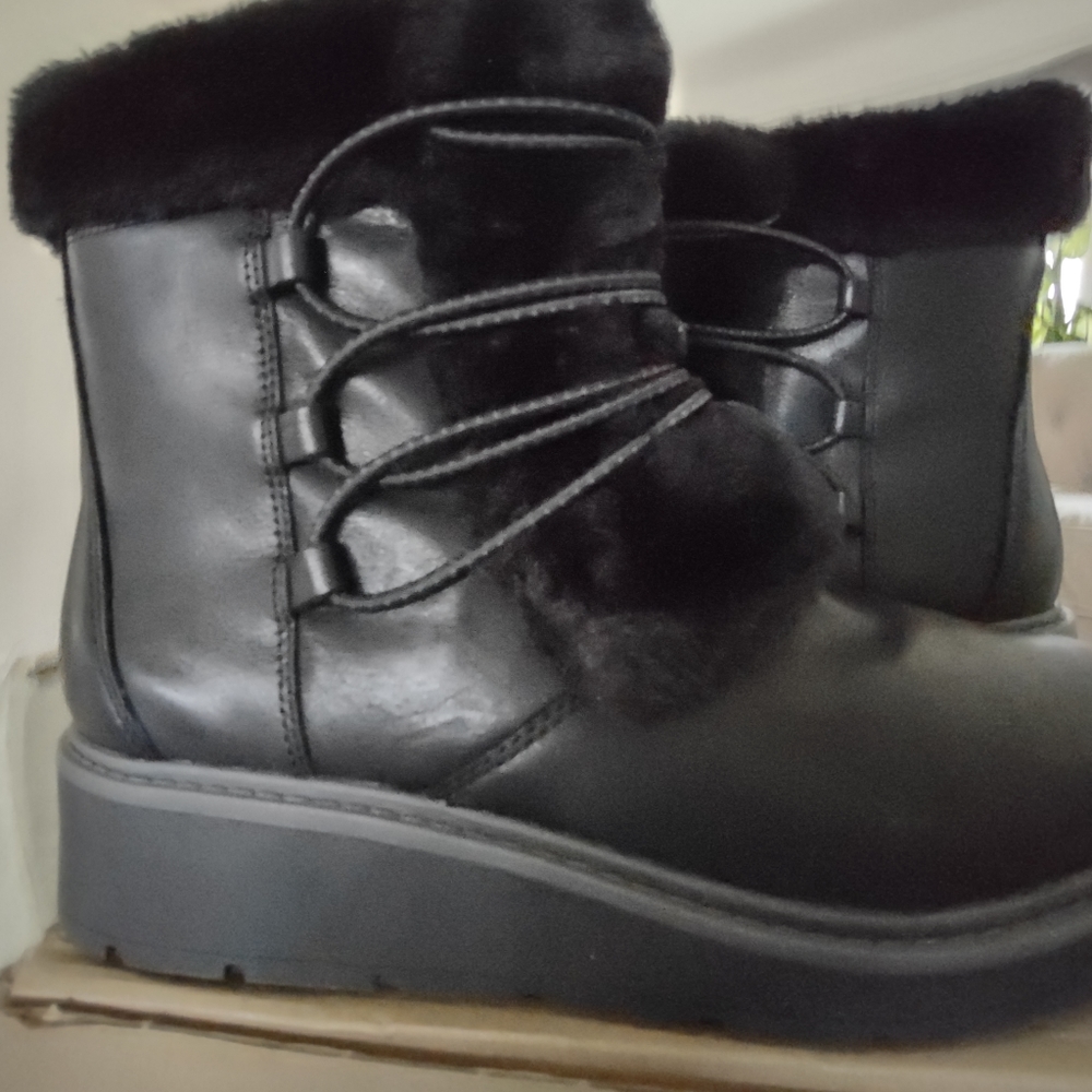 Boots - Picture 3 of 3